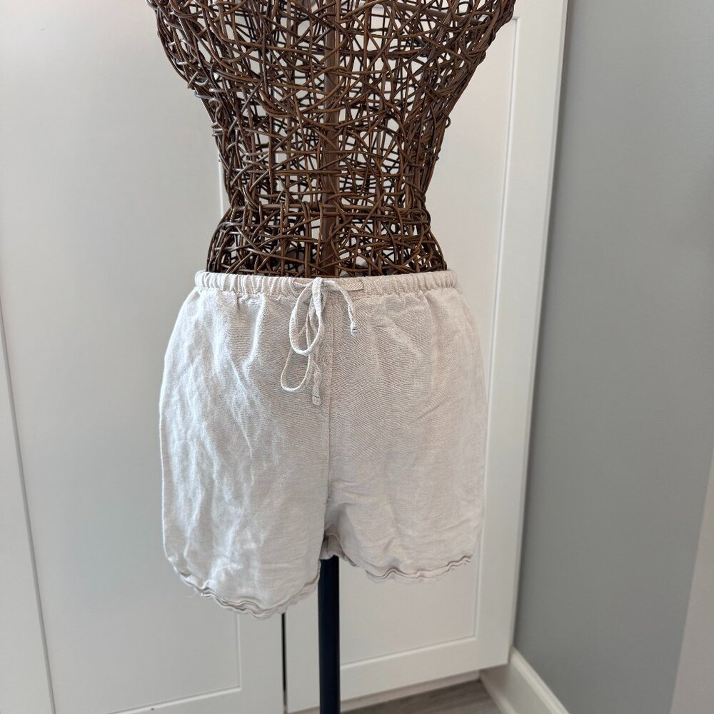 H&M | Linen Blend Drawstring Shorts | Light Beige | Size Medium